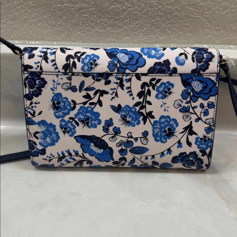 Kate Spade Wallet Crossbody Vase Floral Print Blue and White w/ Removable strap - Picture 3 of 9